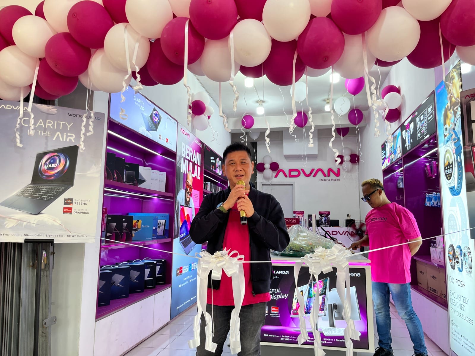 ADVAN Store Kutabumi resmi dibuka dengan promo spesial laptop Workmate, hadirkan layanan teknologi lebih dekat bagi warga Tangerang.