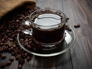 Minum Kopi Setiap Hari: Kebiasaan Sehat atau Ancaman Metabolik?