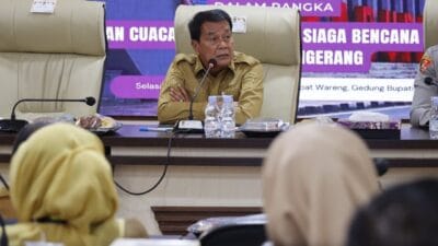 Pemkab Tangerang gelar rakor darurat untuk antisipasi cuaca ekstrem, mitigasi banjir dan longsor, serta siagakan 19 kecamatan rawan.
