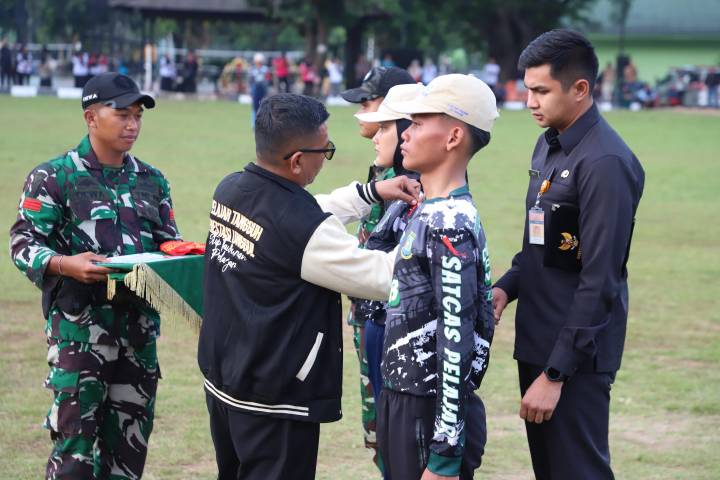 Ribuan pelajar Tangerang bentuk Satgas Anti Tawuran dan ikuti pembinaan TNI untuk memperkuat disiplin di sekolah.
