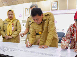 Bupati Tangerang perkuat Desa Siaga TBC dengan deteksi dini, pengobatan, dan sosialisasi untuk tekan kasus TBC.