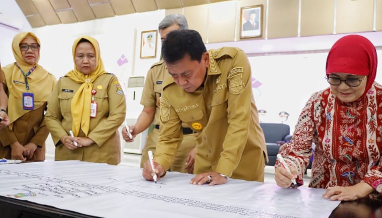 Bupati Tangerang perkuat Desa Siaga TBC dengan deteksi dini, pengobatan, dan sosialisasi untuk tekan kasus TBC.