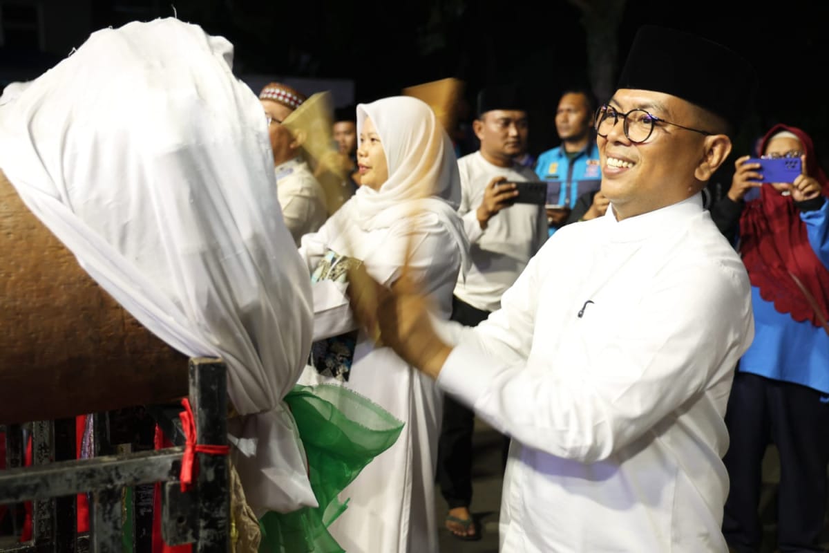 Festival Santri Lebak 2025 dibuka Gubernur Banten Andra Soni, menegaskan penguatan SDM santri dan peran mereka menuju Indonesia Emas 2045.