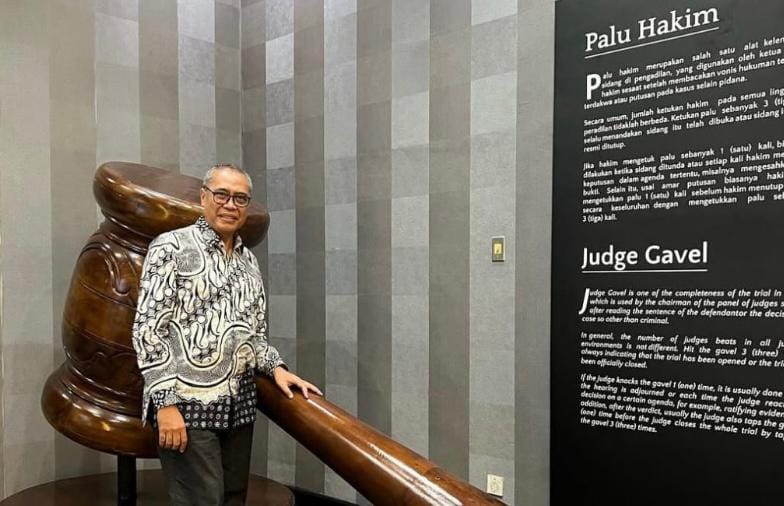 DePA-RI kecam teror terhadap Hakim Khamozaro Waruwu, menilai tindakan itu ancaman serius bagi penegakan hukum Indonesia.