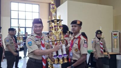 Kwarran Cisoka raih juara umum LKG Kwarcab Tangerang 2025, bukti pembinaan Pramuka yang solid dan berprestasi.