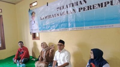 Imron dorong pemberdayaan perempuan Cisoka lewat pelatihan dimsum dan nugget guna menguatkan UMKM dan ekonomi keluarga desa.