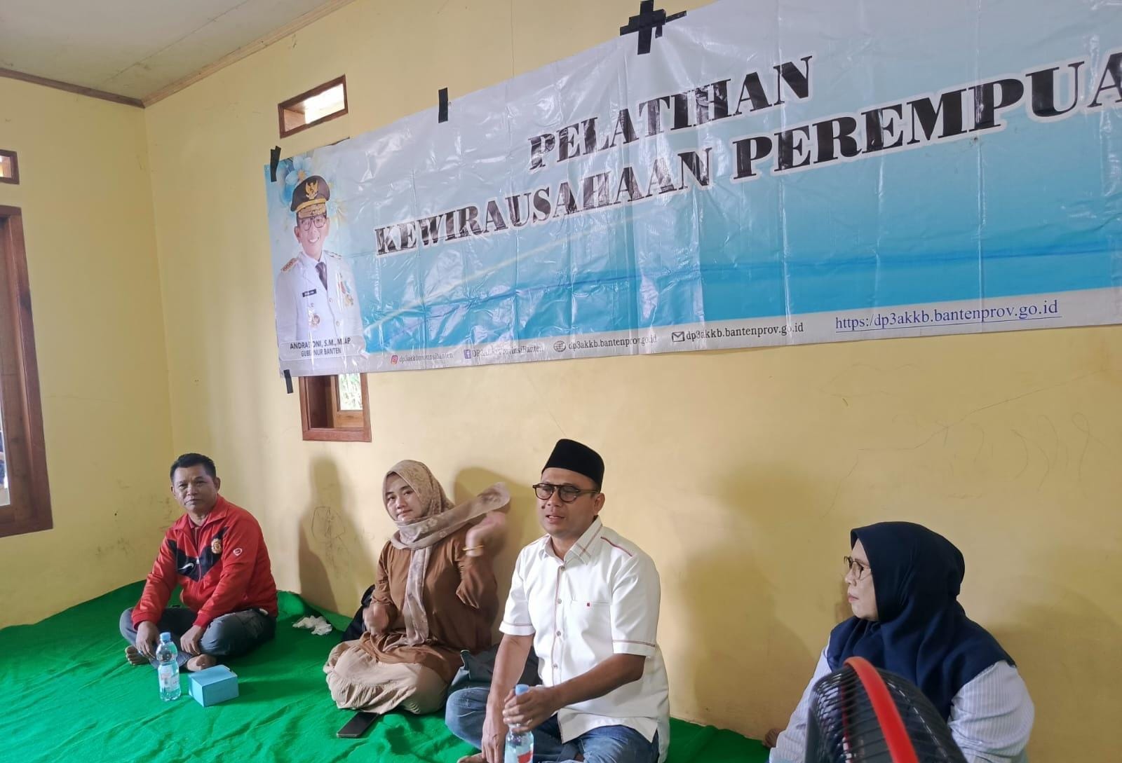 Imron dorong pemberdayaan perempuan Cisoka lewat pelatihan dimsum dan nugget guna menguatkan UMKM dan ekonomi keluarga desa.