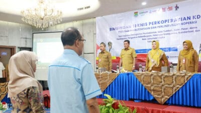 Bupati Tangerang membuka Bimtek KDKMP untuk memperkuat pengawasan dan tata kelola Koperasi Merah Putih di desa dan kelurahan.