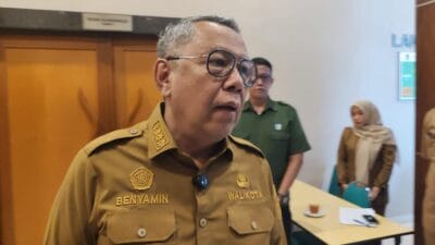 Wali Kota Tangsel Benyamin Davnie ungkap serapan anggaran capai 60 persen dan pendapatan daerah hampir 80 persen hingga November 2025.