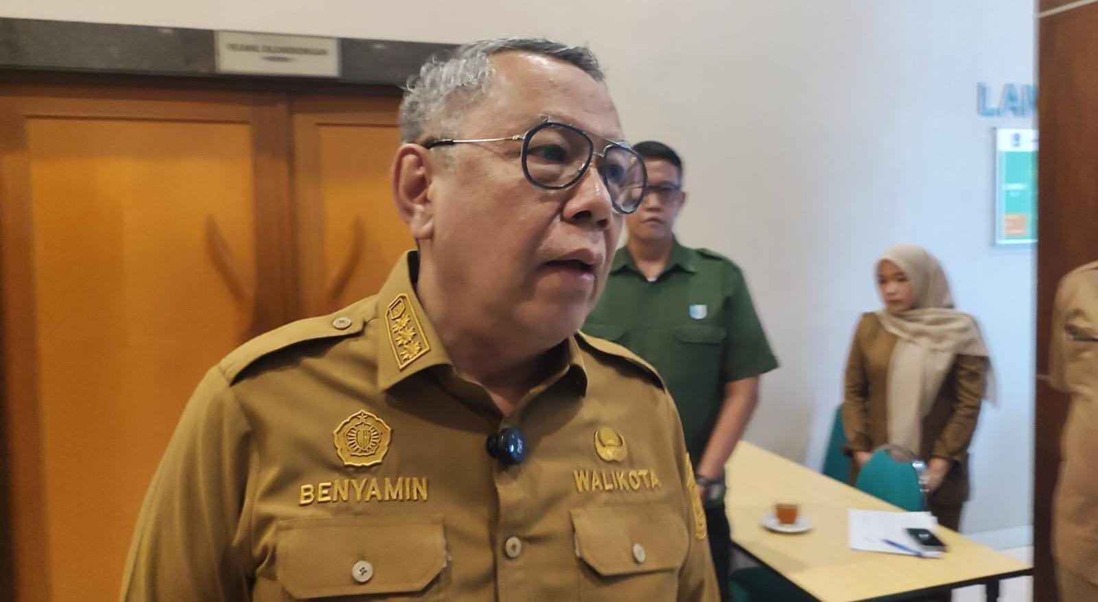 Wali Kota Tangsel Benyamin Davnie ungkap serapan anggaran capai 60 persen dan pendapatan daerah hampir 80 persen hingga November 2025.