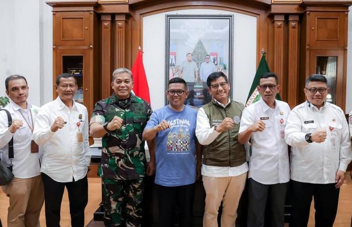 Gubernur Banten dan Kemenhut membahas penertiban tambang ilegal Halimun Salak, termasuk pembongkaran fasilitas dan pemulihan kawasan hutan.