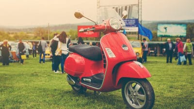 Motor matic masih jadi favorit masyarakat Indonesia 2025. Honda Beat dan Vario paling banyak dimiliki dan direncanakan dibeli.