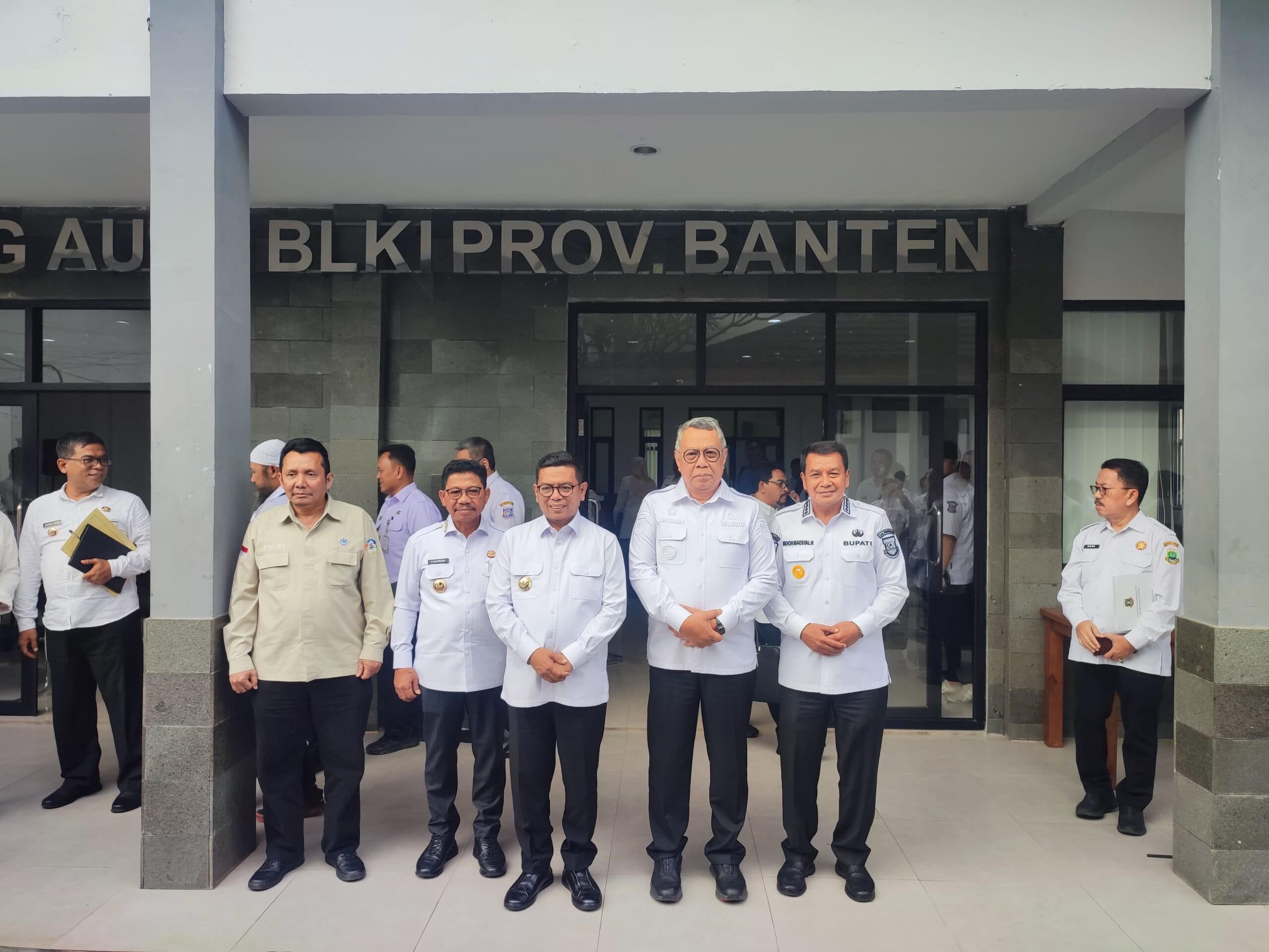 Gubernur Banten Andra Soni pastikan Tangerang Raya jadi kawasan utama proyek pengelolaan sampah jadi energi listrik (PSEL).