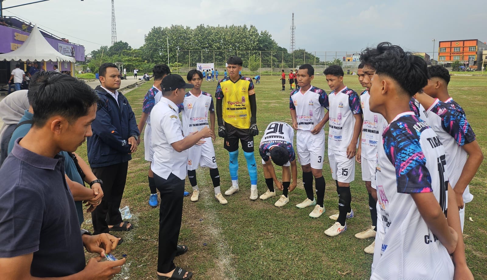 Tigaraksa menang telak 5–1 atas Teluknaga di Porkab VI Kabupaten Tangerang, perkuat langkah menuju babak selanjutnya.