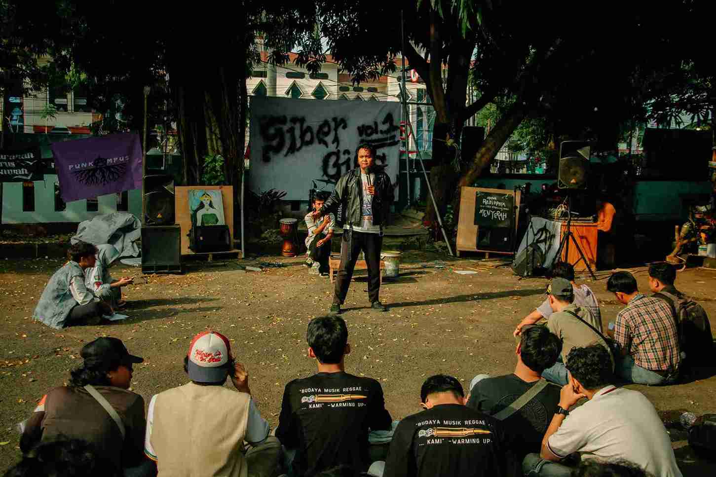 Siber Gigs Vol. 1 di Cirebon satukan musik independen, literasi, dan donasi kemanusiaan untuk masyarakat terdampak Sumatera.