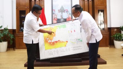 Gubernur Banten imbau warga tetap tenang hadapi musim hujan. BMKG pastikan cuaca Desember 2025 normal dan wisata aman.