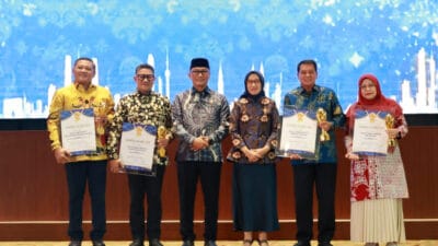 KORPRI Kabupaten Tangerang meraih KORPRI Award 2025 sebagai kepengurusan terbaik nasional, diterima Bupati Maesyal Rasyid.