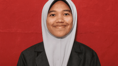 Warga Kubang Lesung Kulon mengolah botol bekas menjadi hidroponik untuk menambah pangan dan mengurangi sampah plastik.