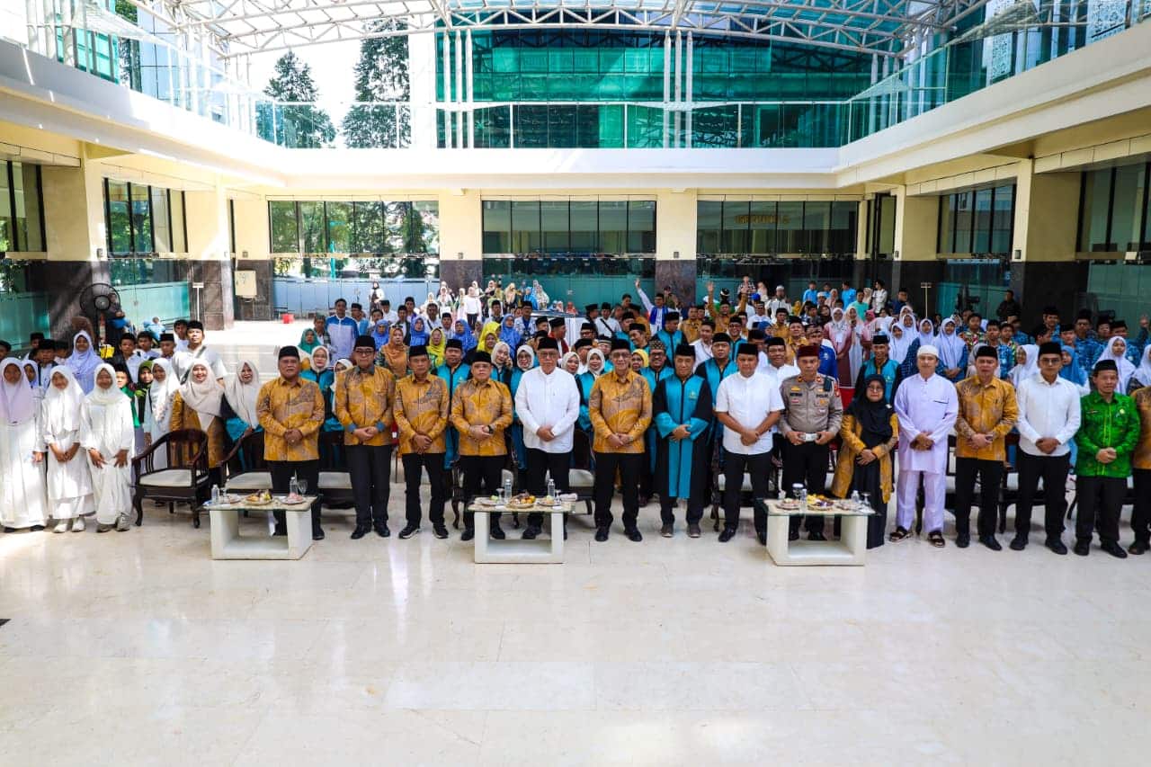 Wali Kota Tangerang Selatan Benyamin Davnie membuka MTQ Pelajar IX 2025 sebagai ajang pembinaan generasi Qurani berprestasi.