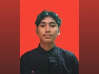 Teknologi mengubah pendidikan, memperluas akses, meningkatkan kreativitas, dan mendukung pembelajaran jarak jauh.