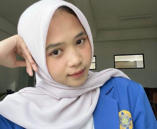 Respons publik Kota Serang atas kenaikan BBM 2022 dianalisis dari perspektif Mansour Fakih tentang ketidakadilan sosial.