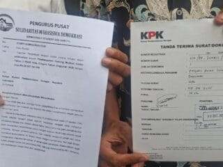Mahasiswa laporkan Wali Kota dan Direktur RSUD Cilegon ke KPK terkait dugaan korupsi proyek Medical Center Tahap 2.