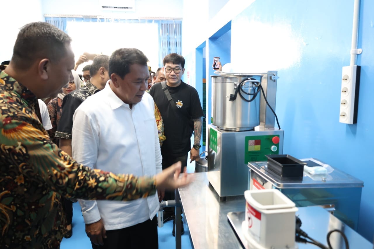 Bupati Tangerang meresmikan SPPG Tipar Raya Jambe untuk mendukung Program Makan Bergizi Gratis dan peningkatan gizi anak sekolah.