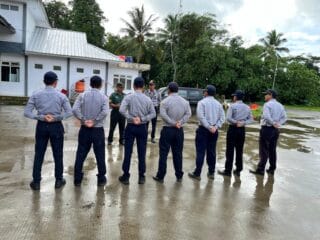 Sinergi TNI dan BPTD Kelas II Banten diperkuat lewat apel pagi di Terminal Tipe A Labuan, Pandeglang, demi layanan transportasi aman.