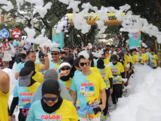 Ribuan Warga Meriahkan Tangsel Color & Bubble Run 2025 di BSD Serpong