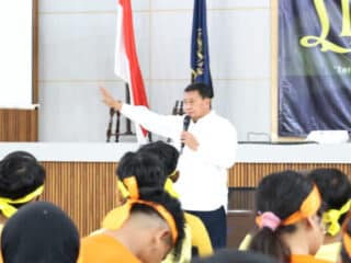 Bupati Tangerang Moch Maesyal Rasyid memotivasi mahasiswa UNPRI agar berani, berkarakter, dan siap jadi agen perubahan bangsa.