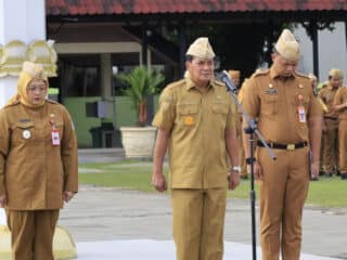 Pemkab Tangerang menyerahkan 28 ambulans Puskesmas keliling ke kelurahan untuk memperkuat layanan kesehatan darurat warga.