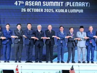 Indonesia memperkuat diplomasi ekonomi di ASEAN lewat penguatan kerja sama, stabilitas kawasan, dan peran strategis dalam integrasi regional.