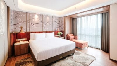 Atria Hotel Malang tampil dengan NEW LOOK berkonsep Consciously Javanese, menghadirkan kemewahan modern dan nuansa budaya lokal.