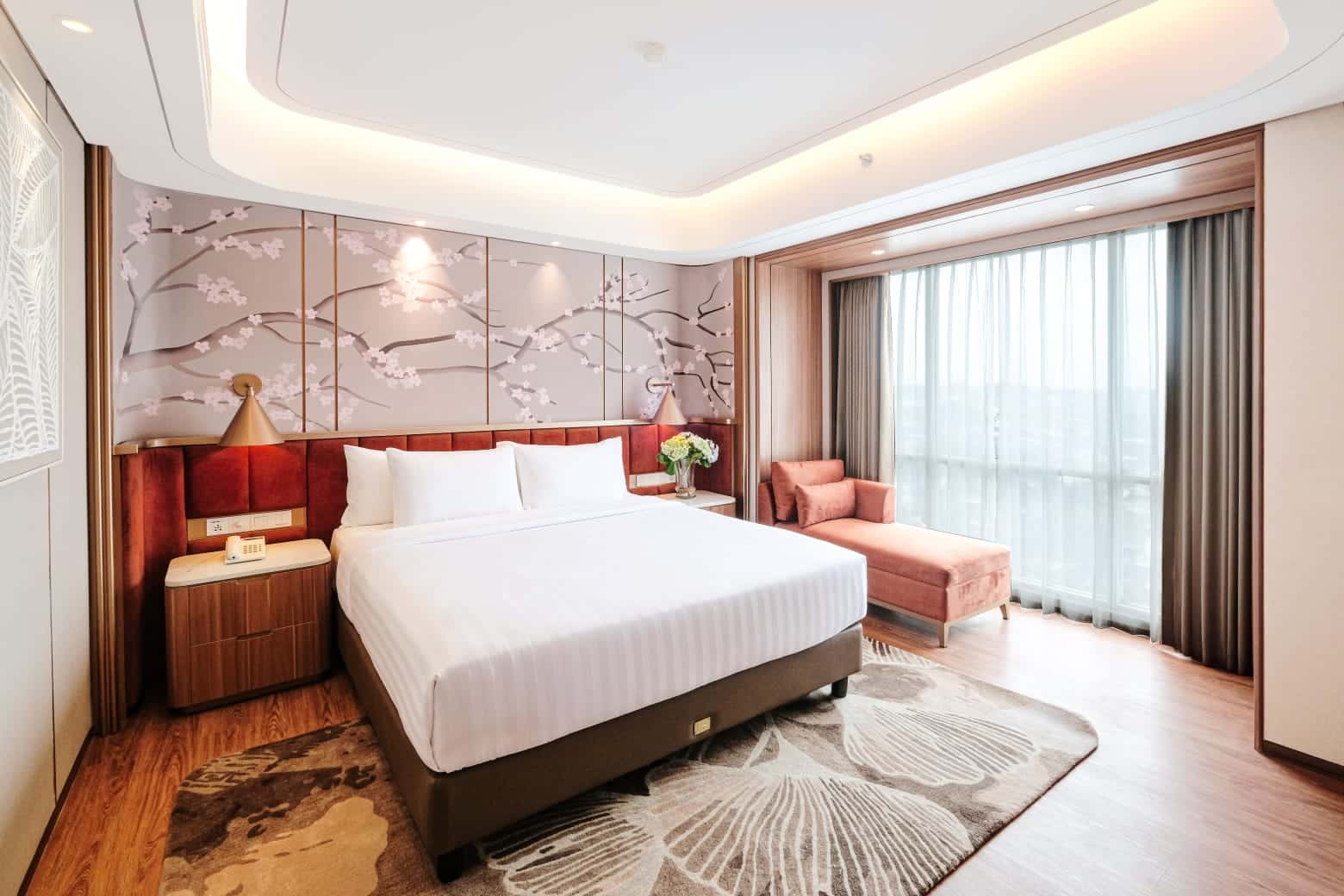 Atria Hotel Malang tampil dengan NEW LOOK berkonsep Consciously Javanese, menghadirkan kemewahan modern dan nuansa budaya lokal.