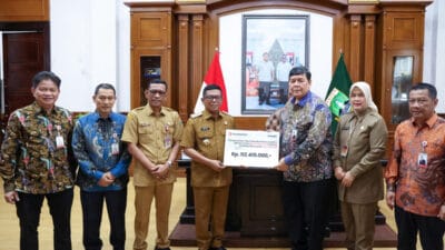 Bank Banten menyalurkan Rp112,4 juta kepada Pemprov Banten untuk membantu korban banjir Sumatera melalui program penggalangan dana.