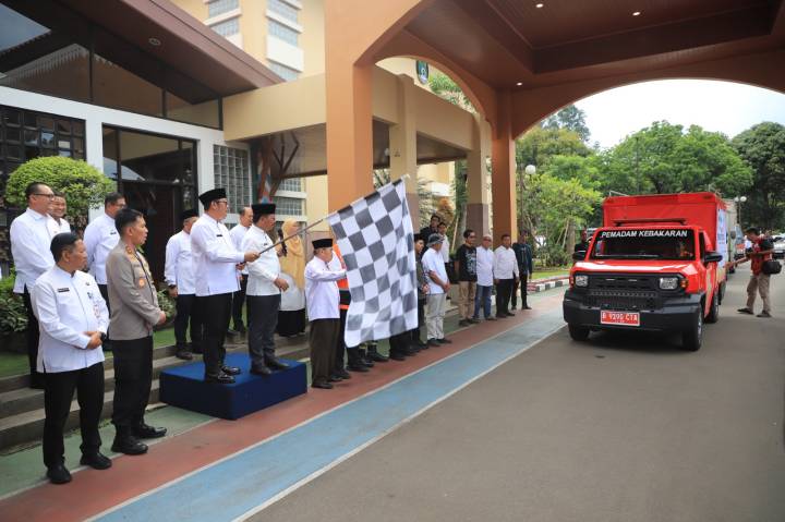 Pemkot Tangerang mengirim 59 relawan dan bantuan lebih dari Rp1 miliar untuk membantu korban banjir di Sumatera dan Aceh.