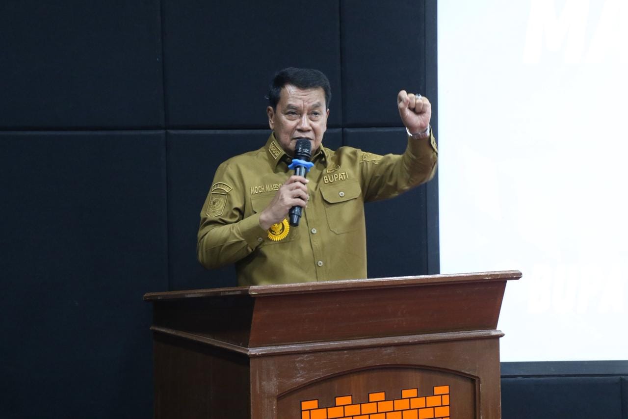 Bupati Tangerang Moch. Maesyal Rasyid mendorong mahasiswa berperan aktif memperkuat SDM unggul dan kepedulian lingkungan.