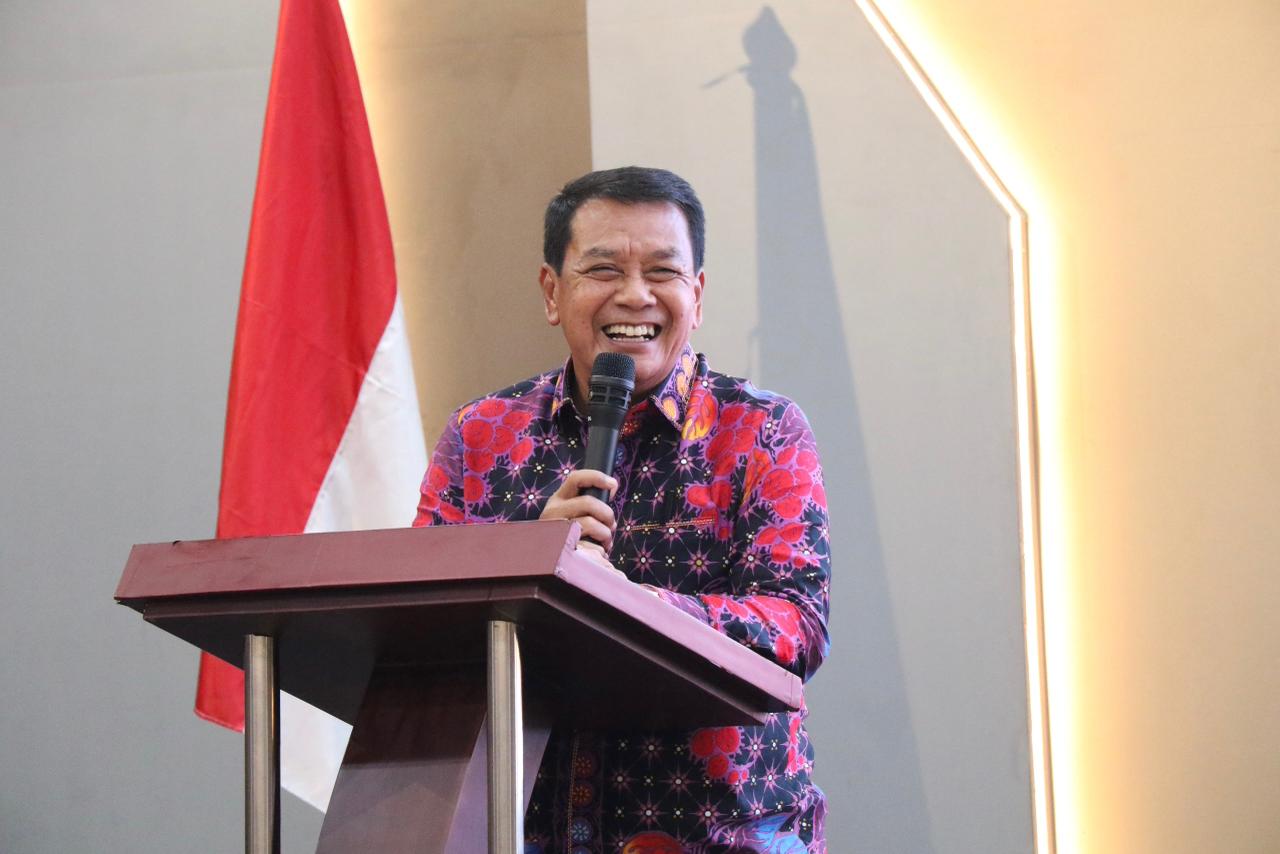 Bupati Tangerang menekankan keteladanan kepala sekolah lewat Diklat 2025 serta memperkuat akses pendidikan dan beasiswa.