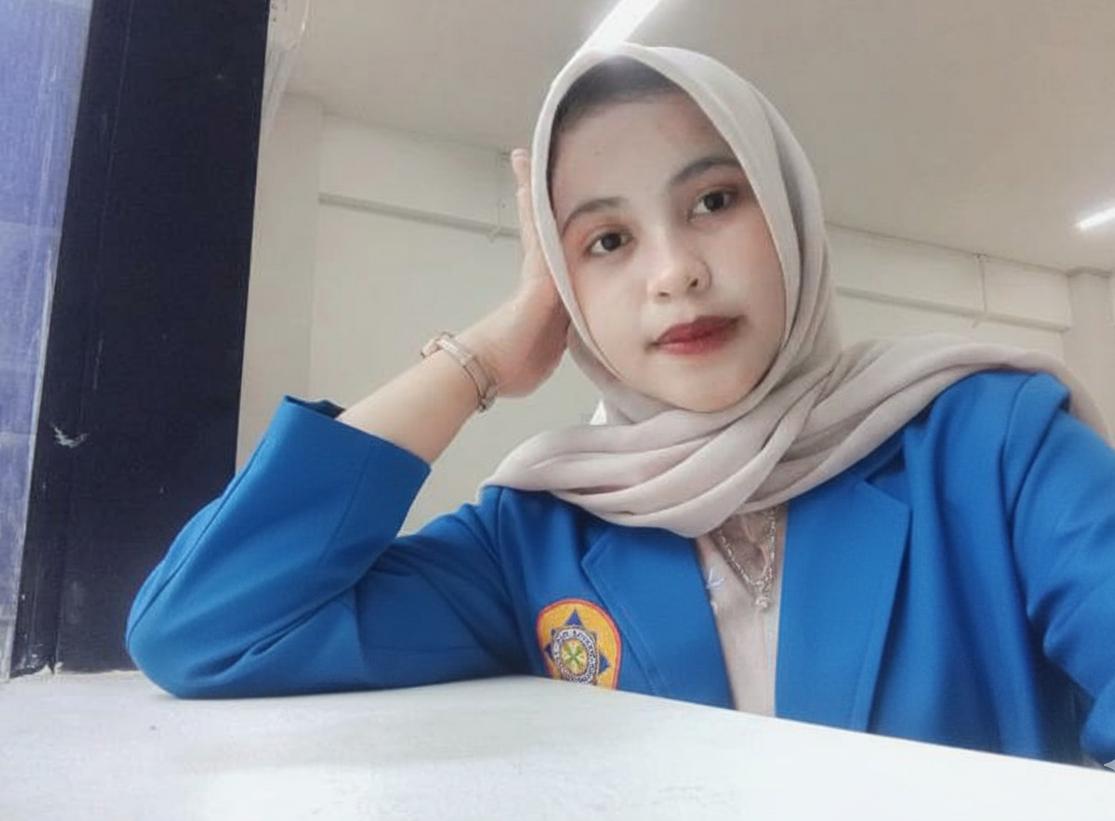 Opini tentang pergeseran ikatan sosial masyarakat Banten akibat industrialisasi, menyoroti pentingnya ruang sosial agar pembangunan tetap berkeadaban.