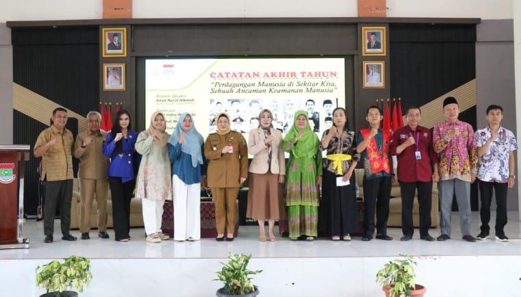 Wabup Intan ajak masyarakat dan komunitas perkuat komitmen mencegah perdagangan manusia serta lindungi perempuan dan anak.