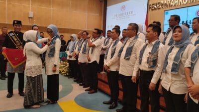 Truetami Ajeng resmi pimpin Dekranasda Tangsel. Fokus memperkuat inovasi, kerajinan, dan produk lokal untuk dukung UMKM dan ekonomi kreatif.