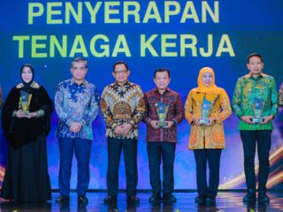 Tangsel meraih penghargaan nasional atas keberhasilan menurunkan pengangguran lewat inovasi program pelatihan dan perluasan kesempatan kerja.