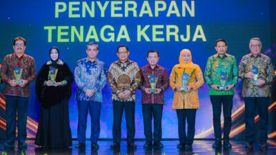 Tangsel meraih penghargaan nasional atas keberhasilan menurunkan pengangguran lewat inovasi program pelatihan dan perluasan kesempatan kerja.