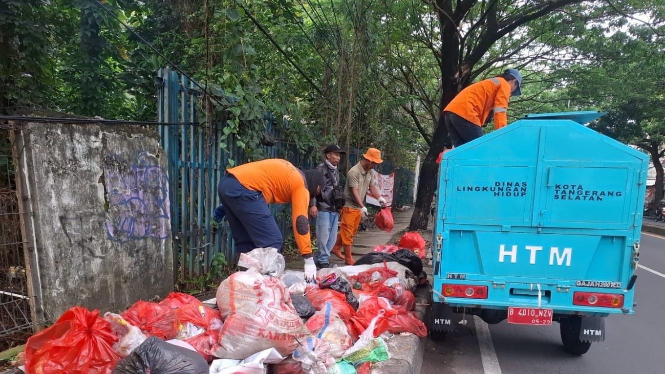 Pemkot Tangsel lakukan pengangkutan sampah bertahap dengan armada baru sambil menata TPA Cipeucang dan pengelolaan dari hulu.