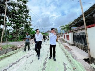 Percepatan pembangunan Jalan Kadomas–Banjar di Pandeglang lewat Program Bang Andra tingkatkan ekonomi dan mobilitas warga.