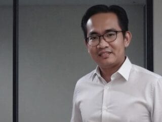 Pembentukan Danantara dinilai berpotensi memodernisasi BUMN, namun juga memicu kekhawatiran etatisme ekonomi.