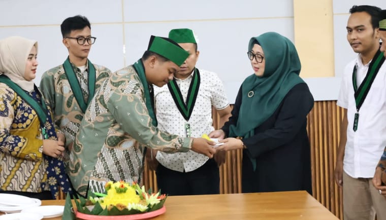 Wabup Tangerang Intan Nurul Hikmah menghadiri penutupan Training Raya HMI 2026 dan menegaskan peran mahasiswa dalam pembangunan daerah.