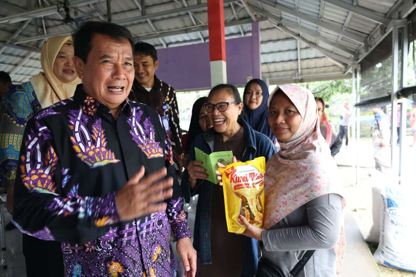 Bupati Tangerang meresmikan Koperasi Desa Merah Putih di Cisoka untuk memperkuat ekonomi kerakyatan dan kesejahteraan warga.