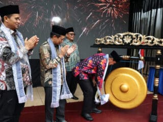 Bupati Tangerang meresmikan MTs Negeri 8 di Balaraja sebagai upaya meningkatkan akses dan mutu pendidikan keagamaan.