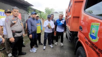 Pemkot Tangerang dorong PHBS dan kepedulian lingkungan lewat CFD permukiman serta penyerahan armada pengangkut sampah.